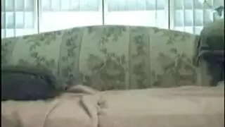 شقراء مفلسة ناضجة تأخذ قضيب أسود في مؤخرتها الضيقة