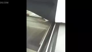 عاهرة ناضجة كبيرة المؤخرة تأخذ إيلاج مزدوج من شاب مثير