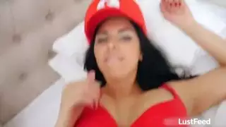 في احسن الاحوال جليسه اطفال الثدي وهمية